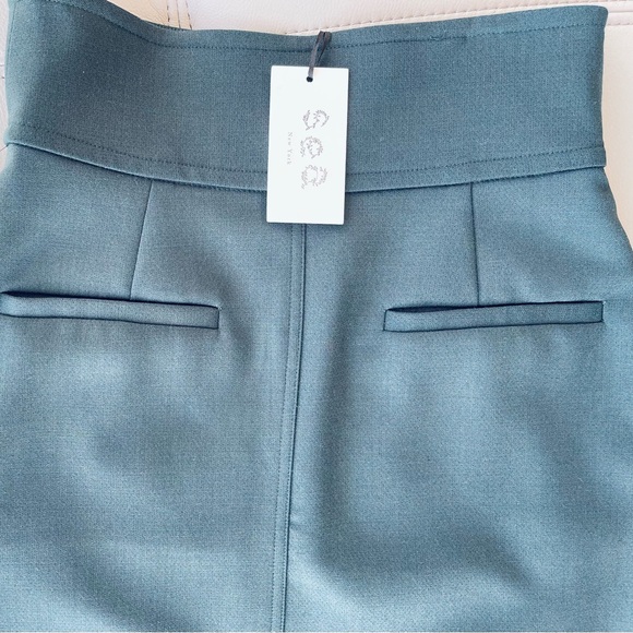 NWT! sea NY
Wool Traditions 
A-Line Zip Skirt 
DK GREEN w/ satin lining Size 0 - Picture 15 of 16